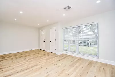 5642 Cartagena Street, Houston, TX 77035 - Photo 10