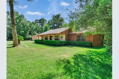 18085 Lake Drive E, Willis, TX 77378 - Photo 4