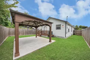 821 E 36th St, Houston, TX 77022 - Photo 12