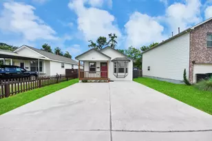 821 E 36th St, Houston, TX 77022 - Photo 1