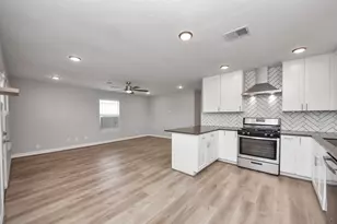821 E 36th St, Houston, TX 77022 - Photo 20