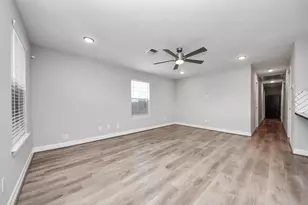 821 E 36th St, Houston, TX 77022 - Photo 14