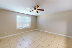 210 W G St, La Porte, TX 77571 - Photo 6