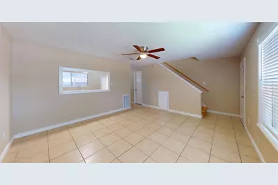 210 W G Street, La Porte, TX 77571 - Photo 4