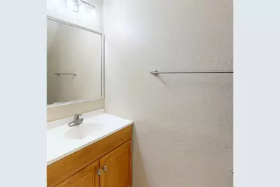 210 W G Street, La Porte, TX 77571 - Photo 12