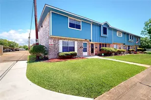 210 W G St, La Porte, TX 77571 - Photo 2