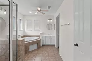 7 Cloud Bank Pl, The Woodlands, TX 77382 - Photo 24