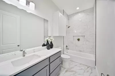 7611 Athlone Drive, Houston, TX 77088 - Photo 36