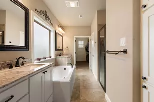 4605 River Valley Dr, Bryan, TX 77808 - Photo 16