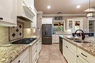 4605 River Valley Dr, Bryan, TX 77808 - Photo 8