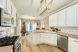 429 N Amherst Dr, West Columbia, TX 77486 - Photo 12