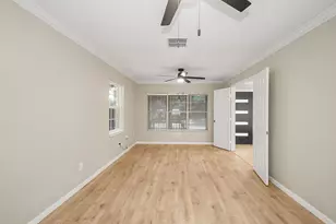 5037 W 43rd St, Houston, TX 77092 - Photo 10