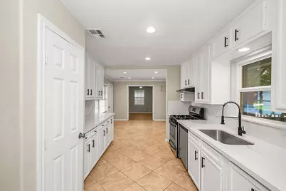 5037 W 43rd Street, Houston, TX 77092 - Photo 14