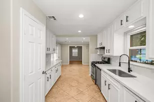 5037 W 43rd St, Houston, TX 77092 - Photo 14