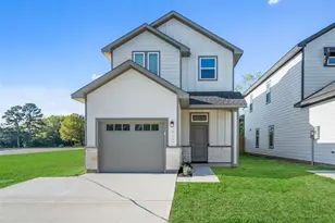 412 W Marlin St, Willis, TX 77378 - Photo 1