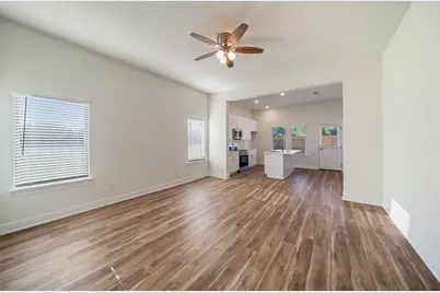 412 W Marlin St, Willis, TX 77378 - Photo 4