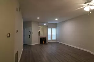 10811 Richmond Ave, Houston, TX 77042 - Photo 2