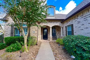 102 Pintail Dr, Clute, TX 77531 - Photo 2