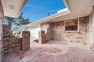 7102 Log Hollow Dr, Houston, TX 77040 - Photo 6