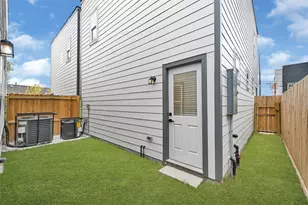 7809 Dyer St, Houston, TX 77088 - Photo 34