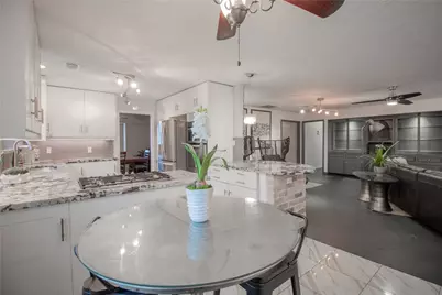 7219 Ridge Oak Drive, Houston, TX 77088 - Photo 16