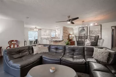 7219 Ridge Oak Drive, Houston, TX 77088 - Photo 18