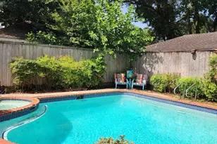 7219 Ridge Oak Dr, Houston, TX 77088 - Photo 2