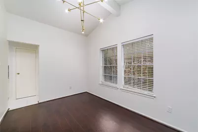 26 S White Pebble Court, The Woodlands, TX 77380 - Photo 10