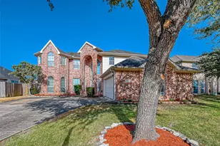 10626 Hillsdale Bridge Ln, Sugar Land, TX 77498 - Photo 2