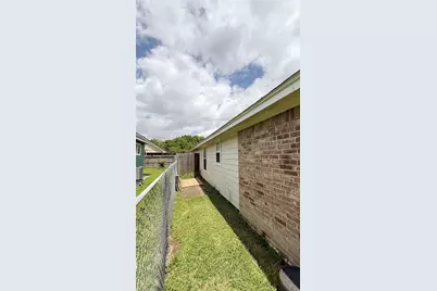 5417 Ricky Street, Houston, TX 77033 - Photo 6