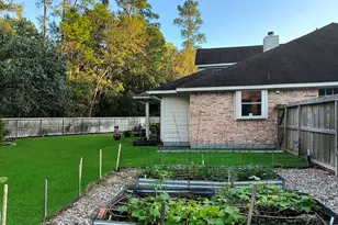 10 Acacia Park Pl, The Woodlands, TX 77382 - Photo 32