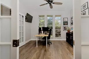 10 Acacia Park Pl, The Woodlands, TX 77382 - Photo 8