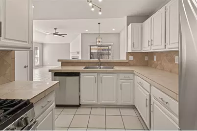 10810 Umber Court, Houston, TX 77099 - Photo 14