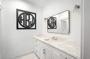 3758 Drummond St, Houston, TX 77025 - Photo 36