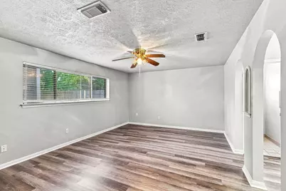 2005 Yorktown Court S, League City, TX 77573 - Photo 8