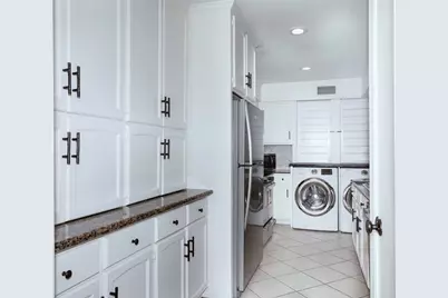 353 N Post Oak Lane #823, Houston, TX 77024 - Photo 8