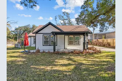 120 N Illinois Avenue, League City, TX 77573 - Photo 1