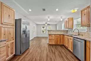 120 N Illinois Ave, League City, TX 77573 - Photo 8