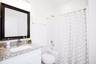 5205 Bataan Rd, Houston, TX 77033 - Photo 14