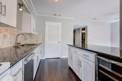 6444 Burgoyne Road #104, Houston, TX 77057 - Photo 8