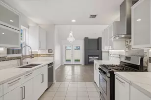 6030 Elkwood Forest Dr, Houston, TX 77088 - Photo 12