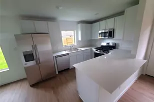 3115 Savannah Rose Dr, Angleton, TX 77515 - Photo 1