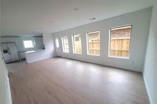 3115 Savannah Rose Dr, Angleton, TX 77515 - Photo 2