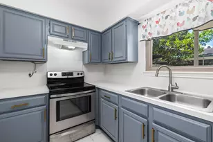 9263 Westwood Village Dr, Houston, TX 77036 - Photo 6