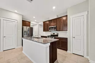 252 Laura Leigh Ln, Angleton, TX 77515 - Photo 8