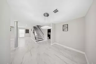12411 Sungate Ln, Houston, TX 77071 - Photo 8