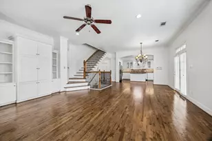 1647 Bonnie Brae St, Houston, TX 77006 - Photo 12