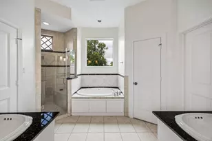 1647 Bonnie Brae St, Houston, TX 77006 - Photo 22