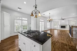 1647 Bonnie Brae St, Houston, TX 77006 - Photo 16