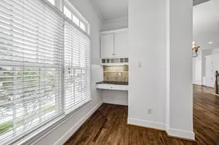 1647 Bonnie Brae St, Houston, TX 77006 - Photo 18